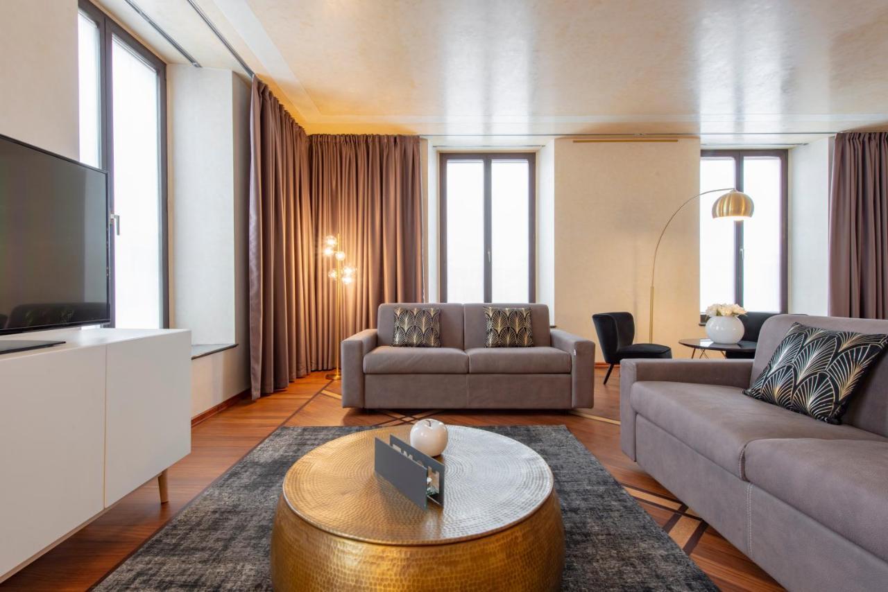 Milan Royal Suites - Luxury Duomo Luaran gambar