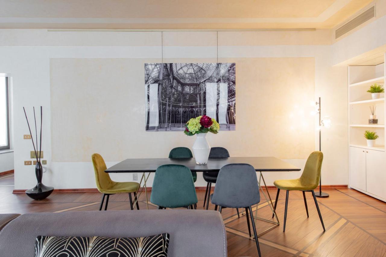 Milan Royal Suites - Luxury Duomo Luaran gambar